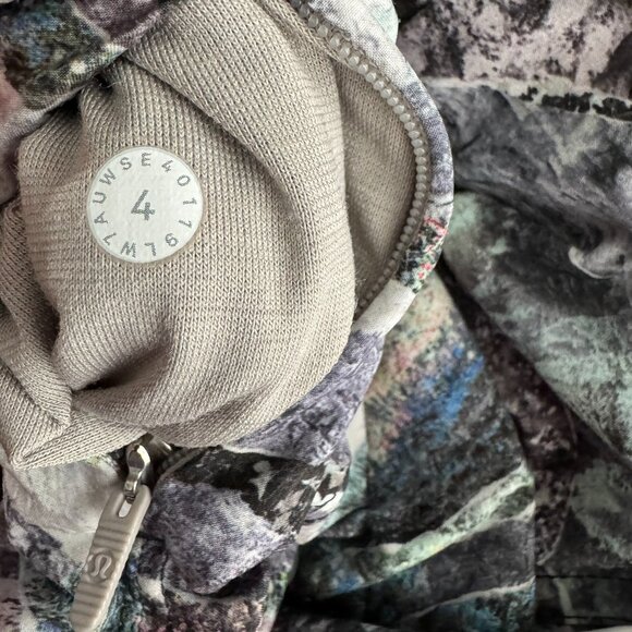 Lululemon Choose A Side Short 3" Size 4 Springscape Multi French Clay SS-1876 - Picture 10 of 10